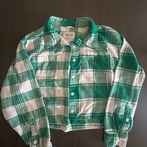 American Eagle Outfitters Green and White Plaid Flannel- Cropped Size M